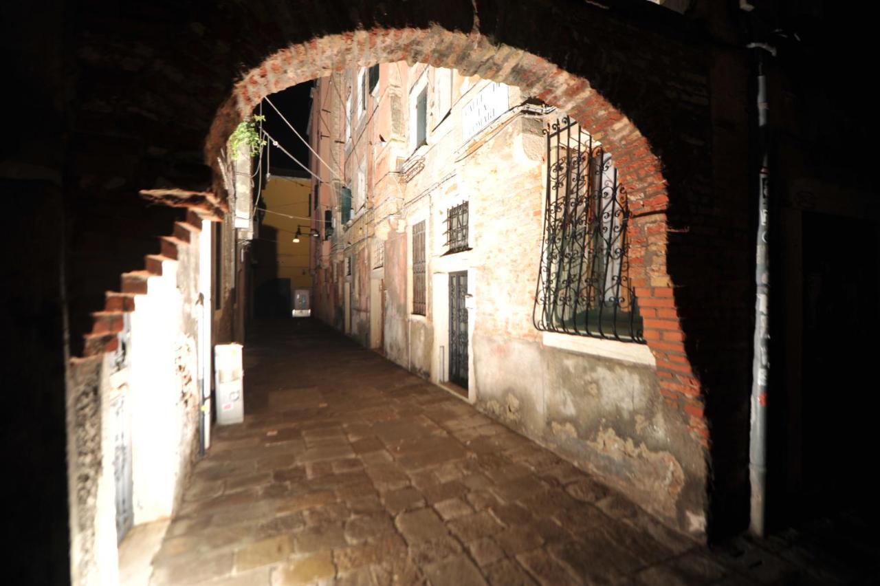 Calle De La Comare Venedig Exterior foto